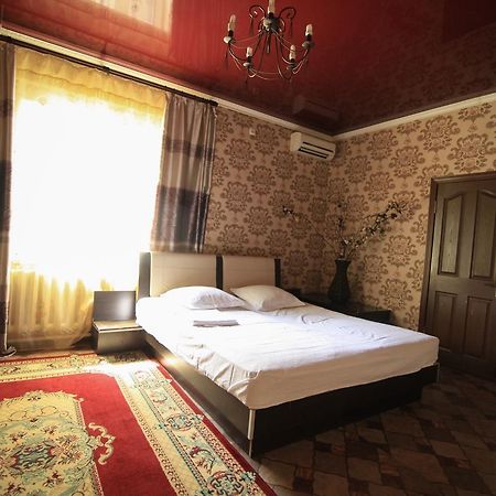 Carzone Motel Bishkek Esterno foto
